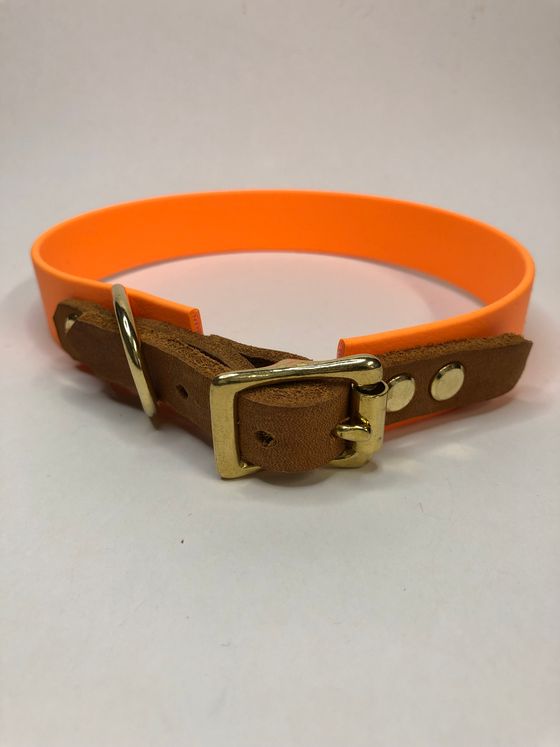 Biothane Halsband in Neonorange mit Fettleder. Halsumfang 42 - 45 cm