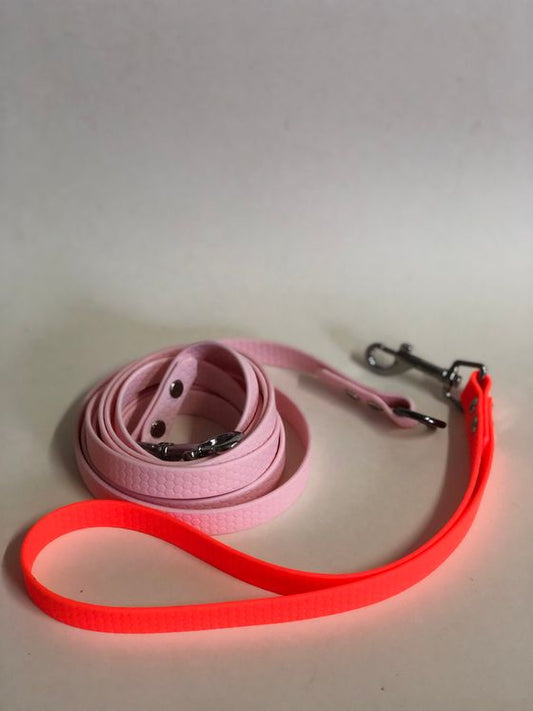 Handfefertigte Schleppleine aus Hexa Gurtband mit abnehmbarer Handschlaufe, viele Farben stehn zur Auswahl