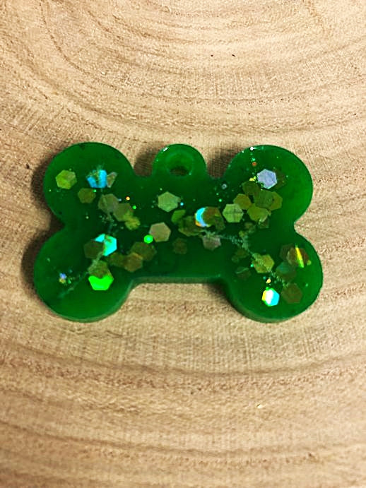 Hundemarke Knochenform/grün